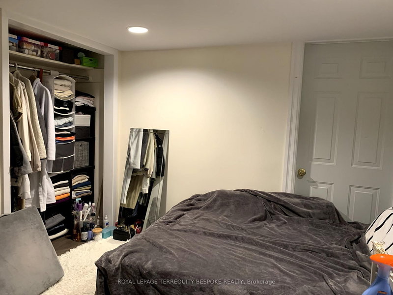 lower - 279 Lauder Ave, Toronto, M6E 3H5 | Image 3