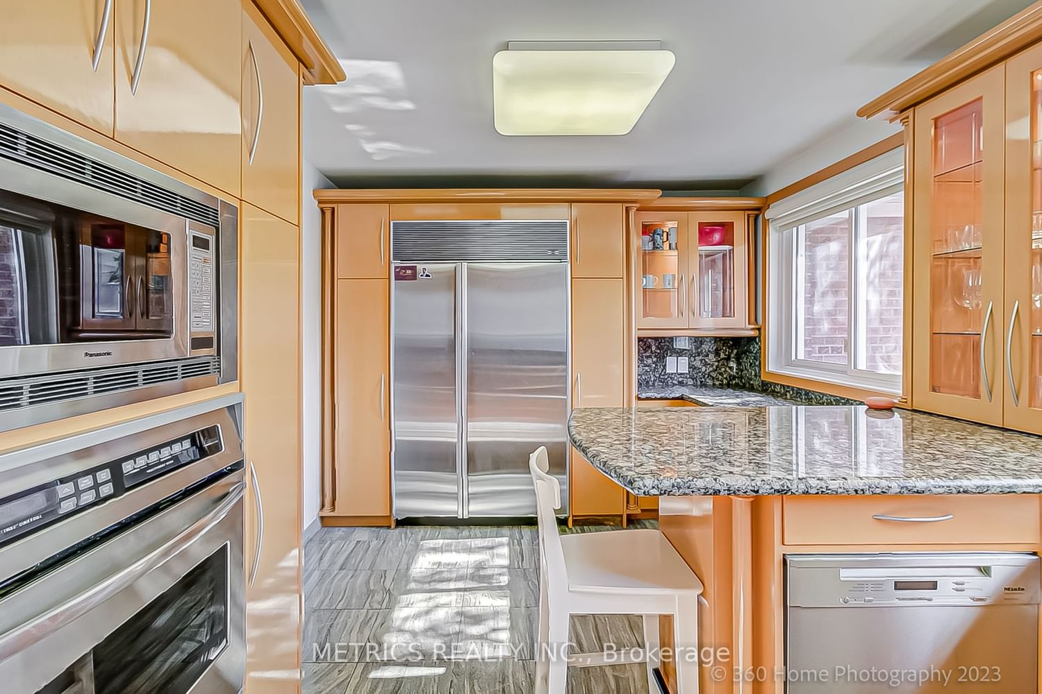 Listing Image 4