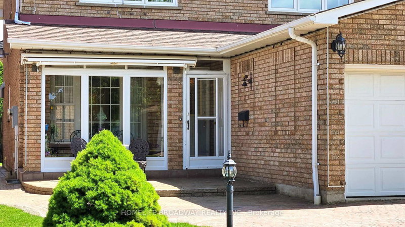 4461 Gladebrook Cres, Mississauga, L5V 1E4 | Image 2