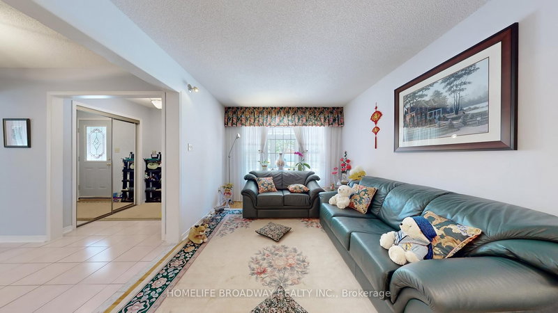 4461 Gladebrook Cres, Mississauga, L5V 1E4 | Image 3