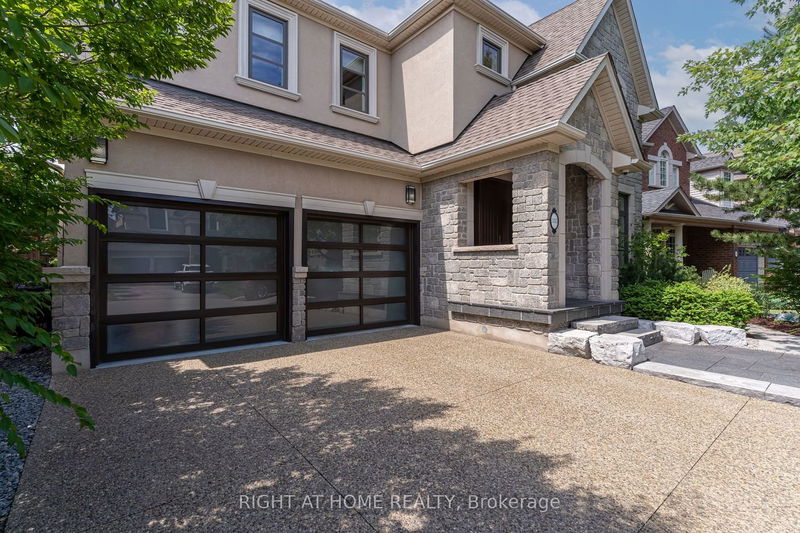 3315 Raspberry Bush Tr W Oakville, L6L 6V6 | Image 4