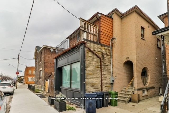 home for lease on 1-251 Hallam Street