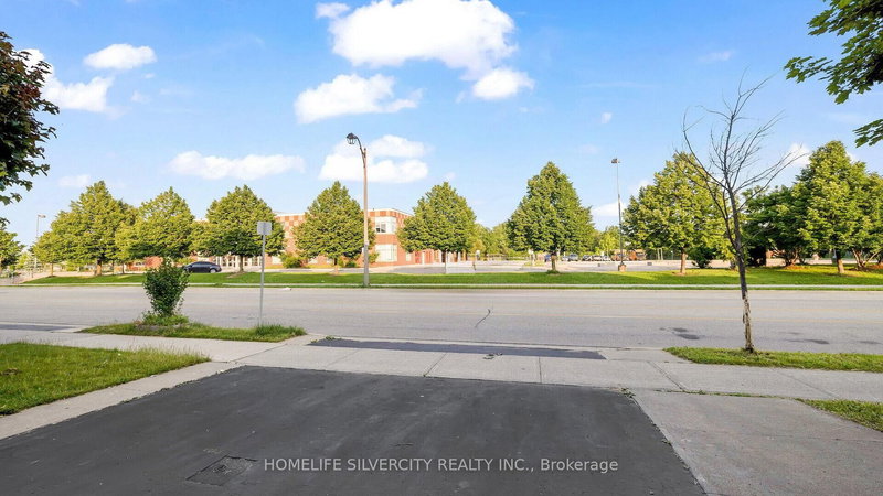 428 Father Tobin Rd, Brampton, L6R 0S1 | Image 3