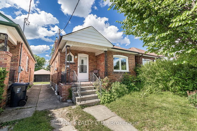 122 Lambton Avenue