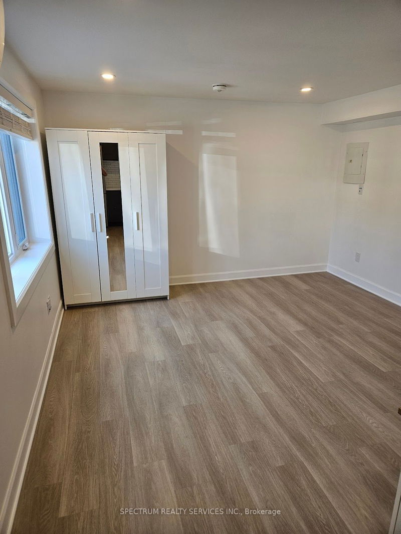 home for lease on 2-49 Gotham Court