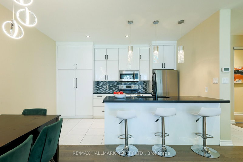 107 - 2556 Argyle Rd, Mississauga, L5B 2H6 | Image 2