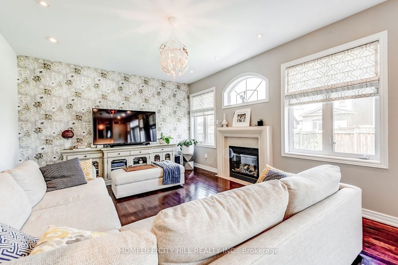 19 Junetown Circ  Brampton, L6X 0X7 | Image 12