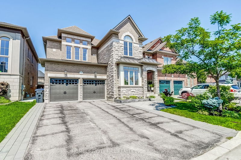 19 Junetown Circ  Brampton, L6X 0X7 | Image 3