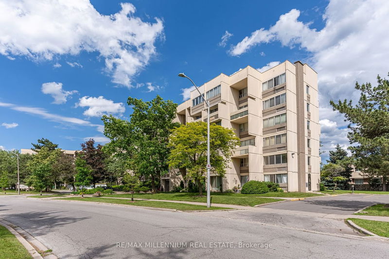  308 - 1300 Marlborough Crt  Oakville, L6H 2S2 | Image 2