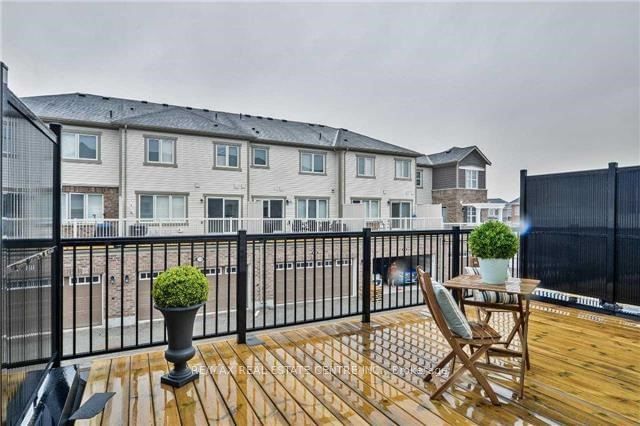 home for lease on 101 Baycliffe Crescent
