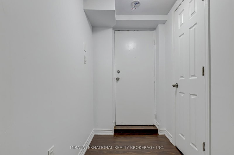 B1B - 70 Melbourne Ave, Toronto, M6K 1K7 | Image 2