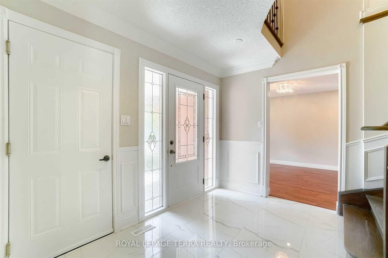 4 Garbutt Cres, Brampton, L6X 3G5 | Image 3