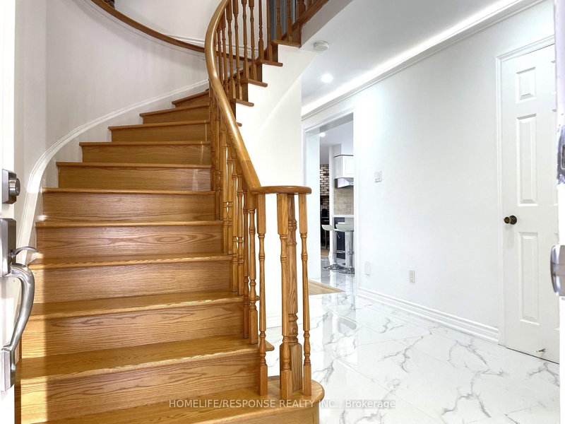 5235 HUNTINGFIELD Dr, Mississauga, L5R 2L3 | Image 3