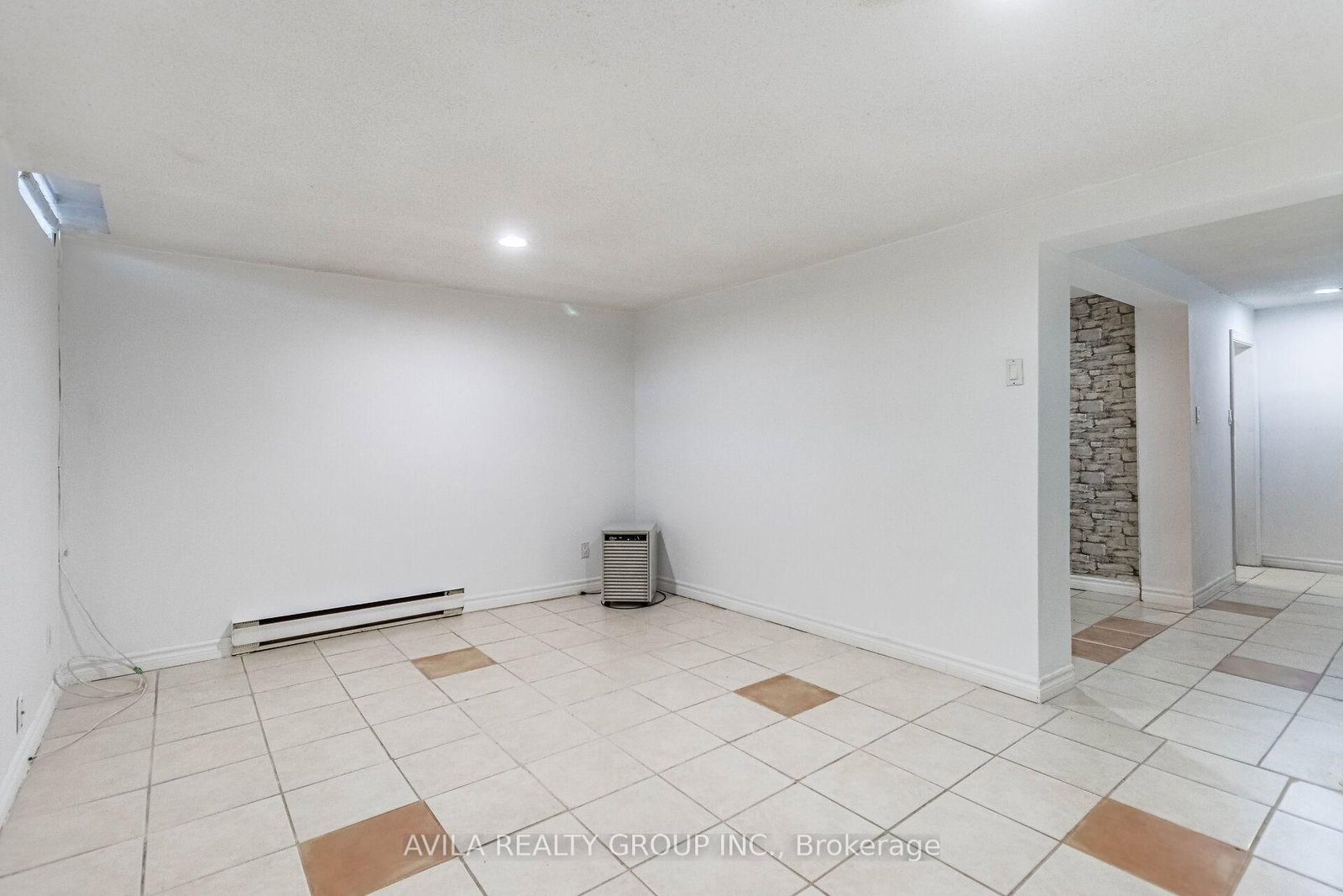 Listing Image 33