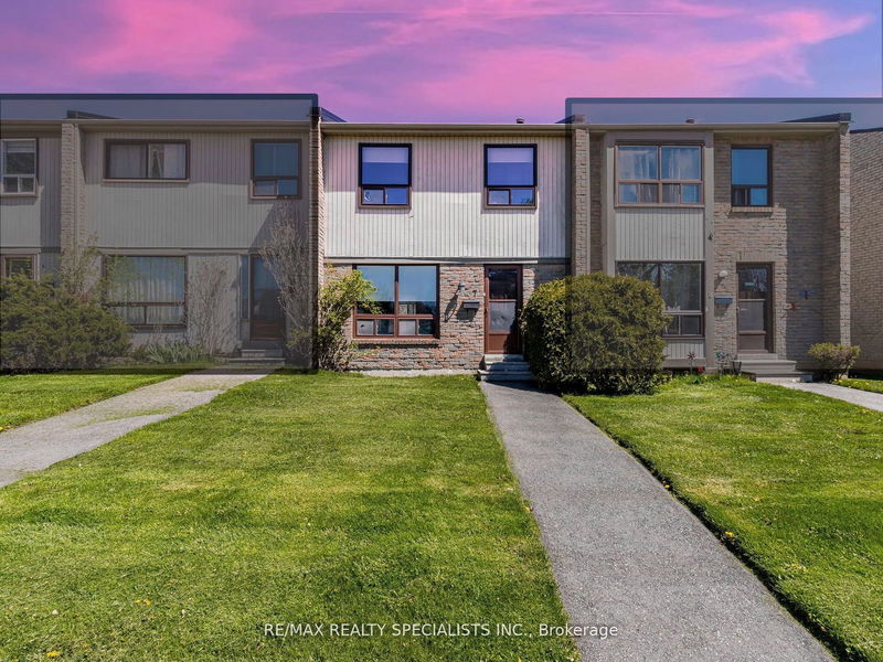 home for sale on 7-7 Guildford Crescent