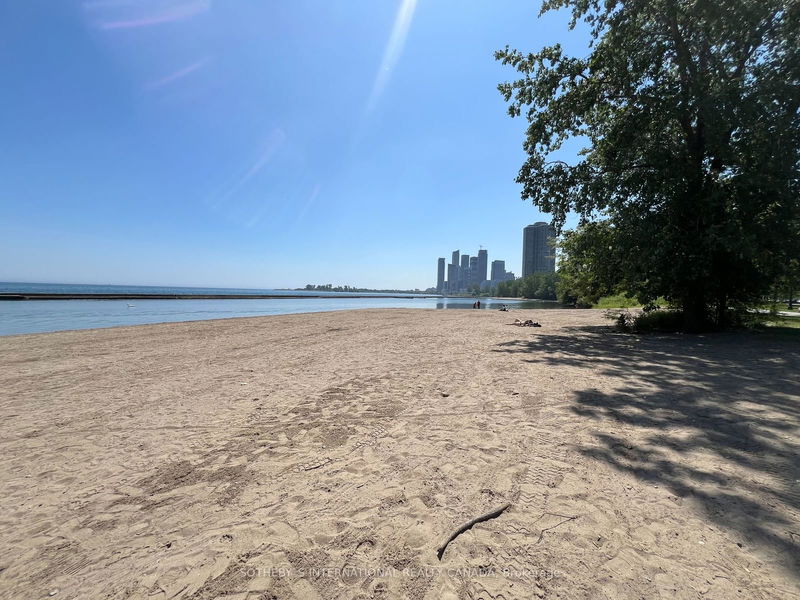  2712 - 1926 Lake Shore Blvd W Toronto, M6S 1A1 | Image 9