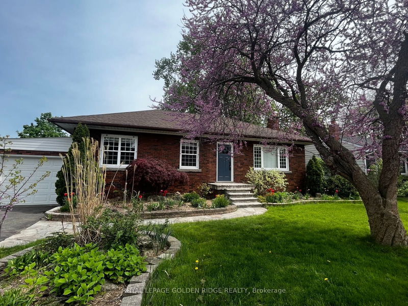 home for lease on 2100 Edinburgh Drive
