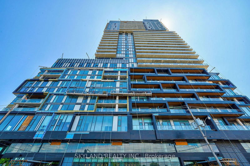 home for lease on 601-1285 Dupont Street