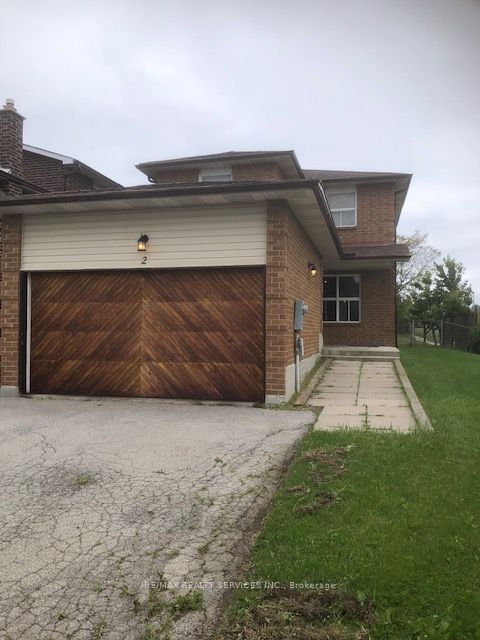 home for lease on 2 Wildercroft Avenue