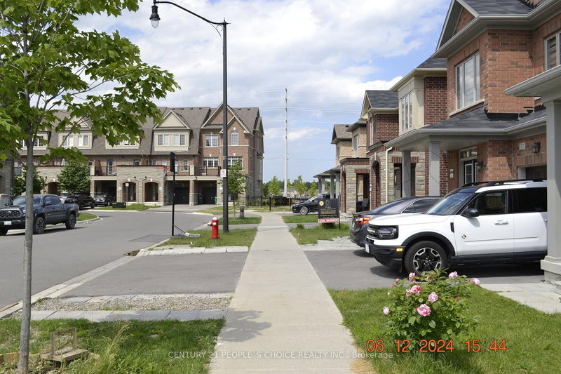 206 Fruitvale Circ, Brampton, L7A 5C3 | Image 3