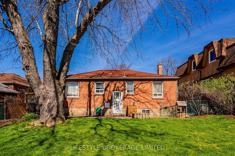 213 EPSOM DOWNS Dr  Toronto, M3M 1S8 | Image 34