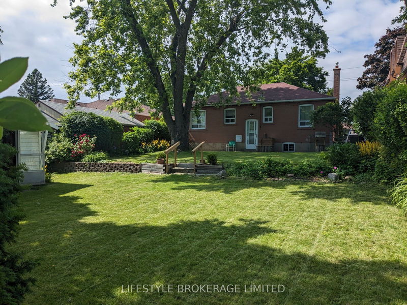 213 EPSOM DOWNS Dr  Toronto, M3M 1S8 | Image 35