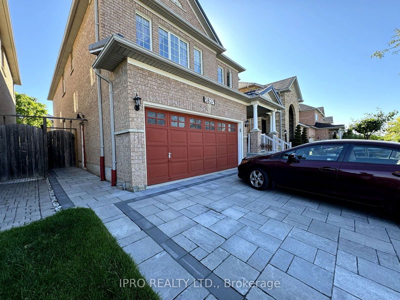 home for lease on Bsmt-5837 Churchill Meadows Boulevard