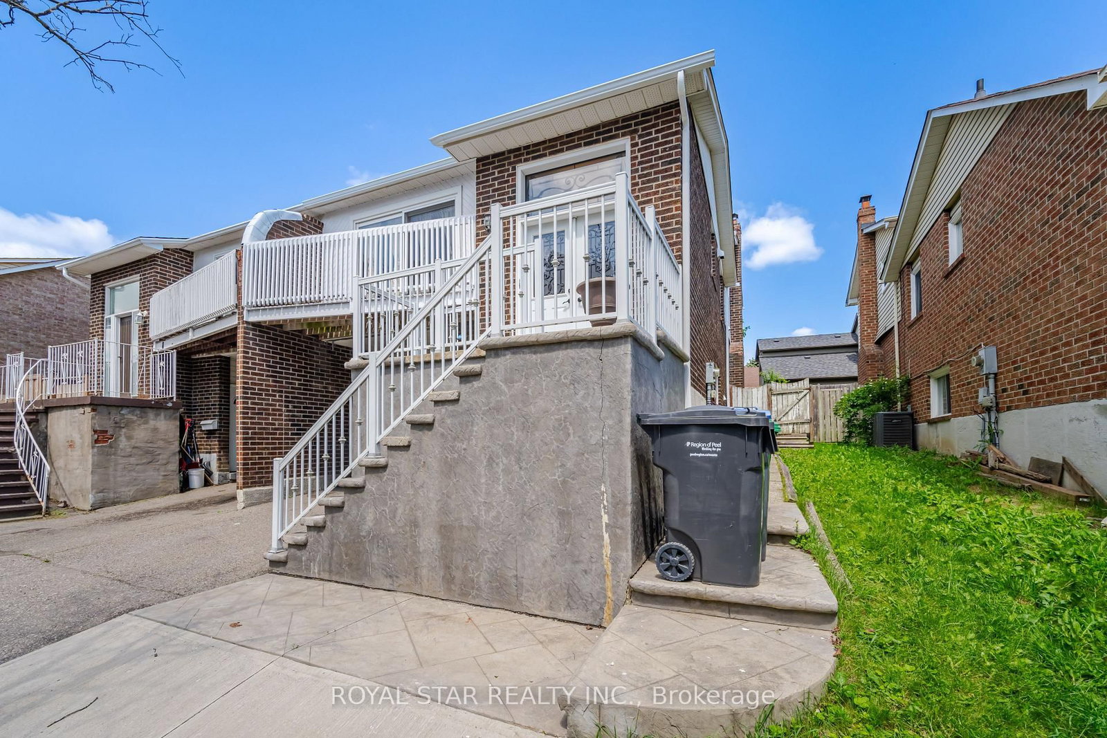 Listing photo 2