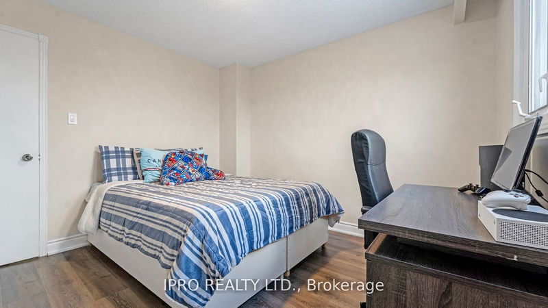 2545 Folkway Dr  Mississauga, L5L 2J9 | Image 23