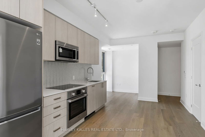  305 - 293 The Kingsway   Toronto, M9A 3A9 | Image 6