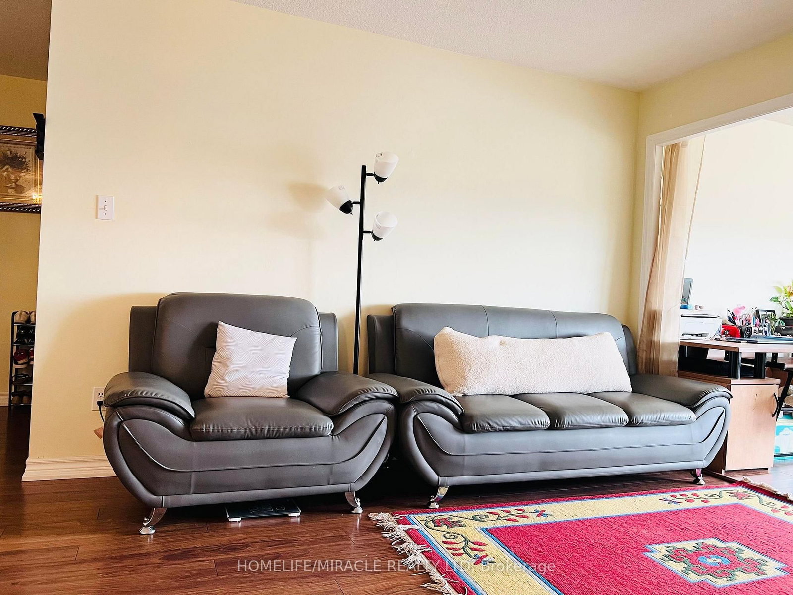 Listing Image 7