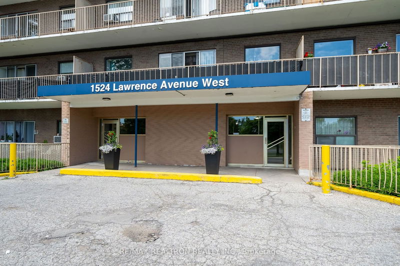 home for lease on 108-1524 Lawrence Avenue W
