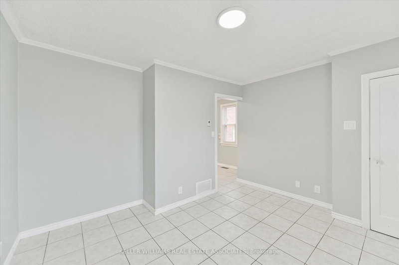 20 East Dr, Toronto, M6N 2N7 | Image 3