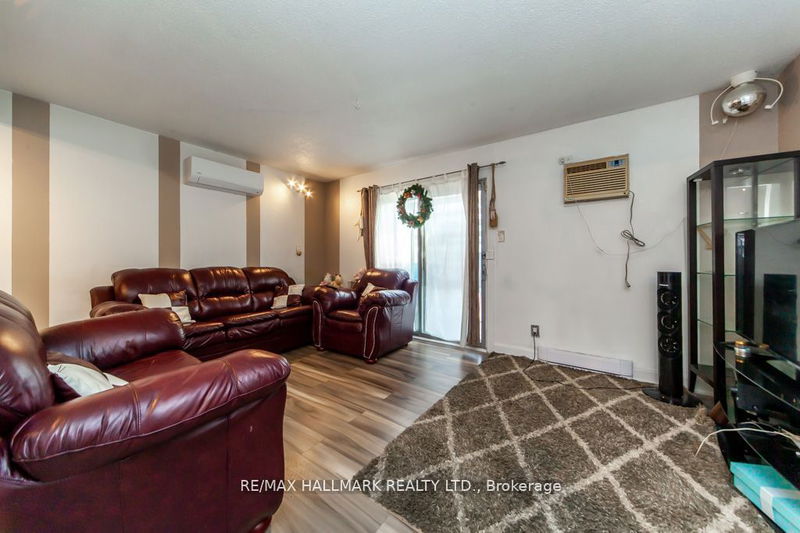 32 Hindquarter Crt  Brampton, L6S 2C3 | Image 5