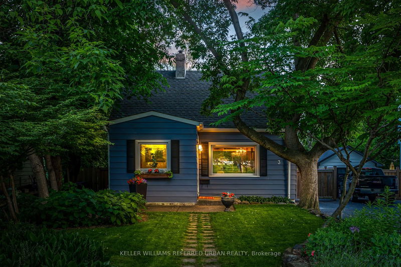 home for sale on 3 Saunders Crescent