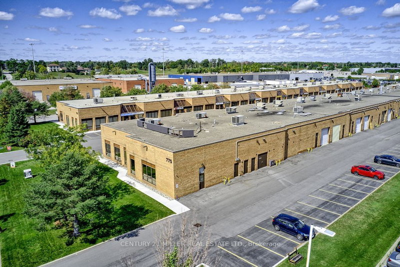 22 - 775 Pacific Rd, Oakville, L6L 6M4 | Image 3