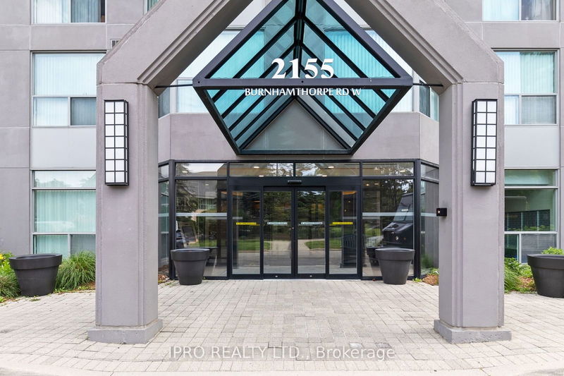 home for sale on 1612-2155 Burnhamthorpe Road W