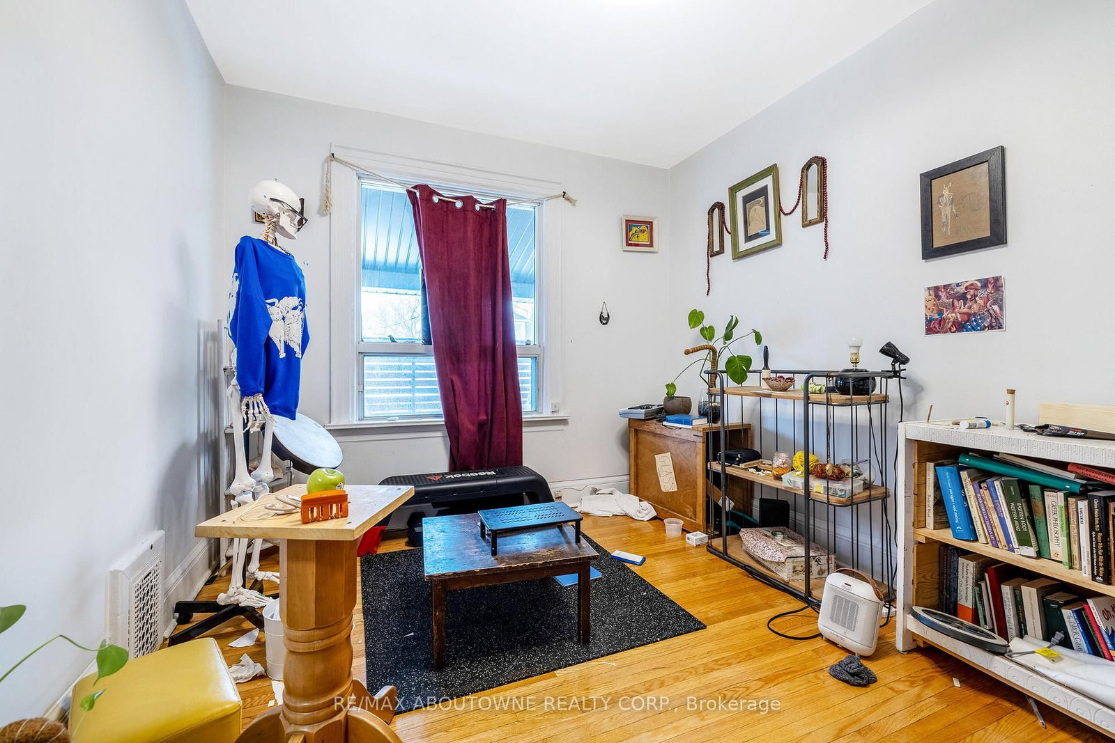 Listing Image 7