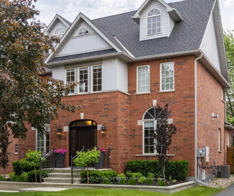 home for sale on 2516 Sunnyhurst Close