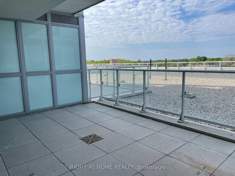410 - 55 Speers Rd, Oakville, L6K 0H9 | Image 3