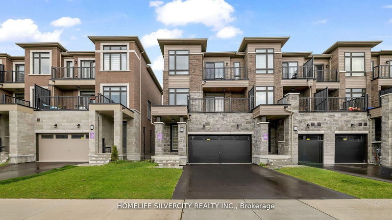 22 Ravenbury St, Brampton, L6P 4P5 | Image 2