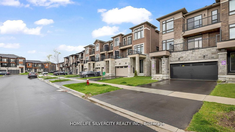 22 Ravenbury St, Brampton, L6P 4P5 | Image 3