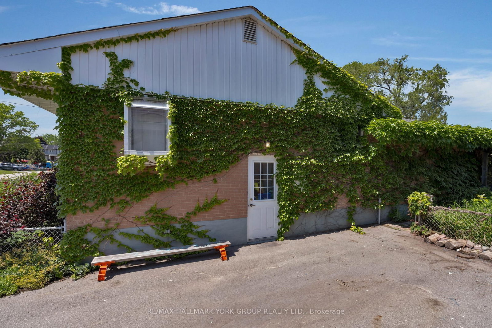 Listing Image 7
