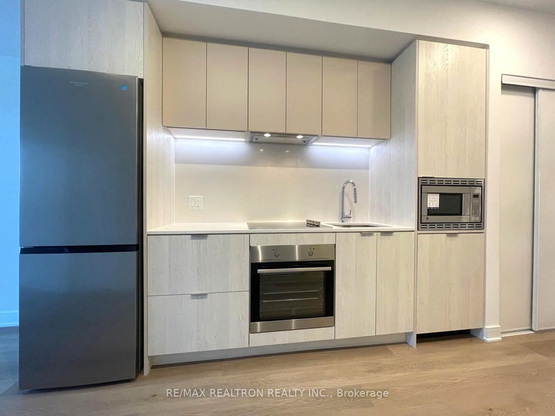 home for lease on 506-86 Dundas Street