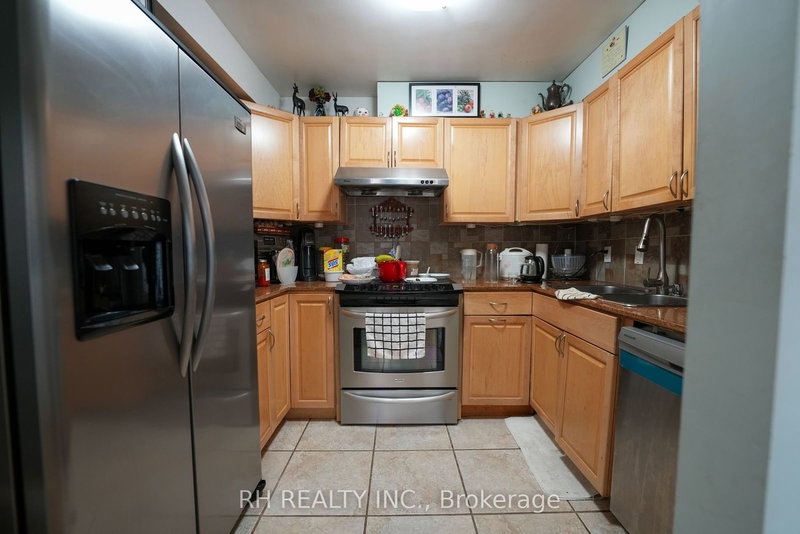 1195 Lakeshore Rd E, Mississauga, L5E 1G1 | Image 3