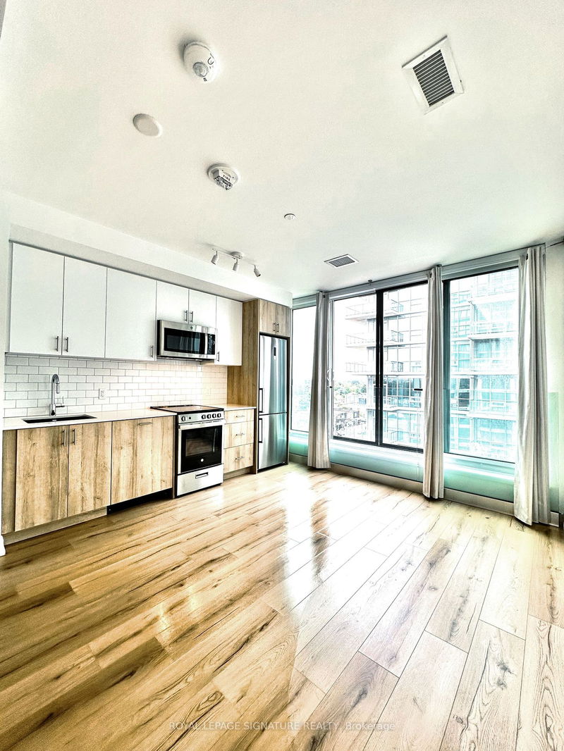 home for lease on 609-1195 The Queensway