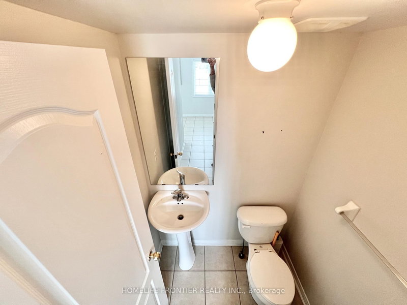 Upper - 514 Candlestick Circ, Mississauga, L4Z 0B2 | Image 3