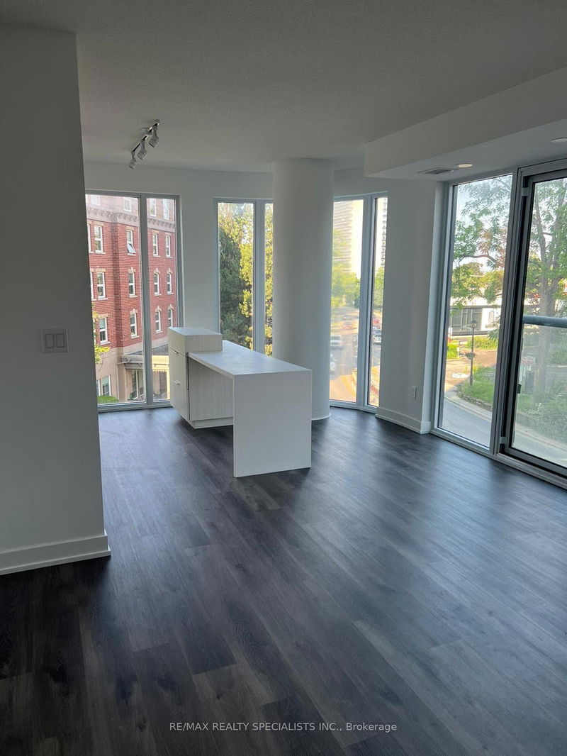 home for lease on 204-370 MARTHA Street