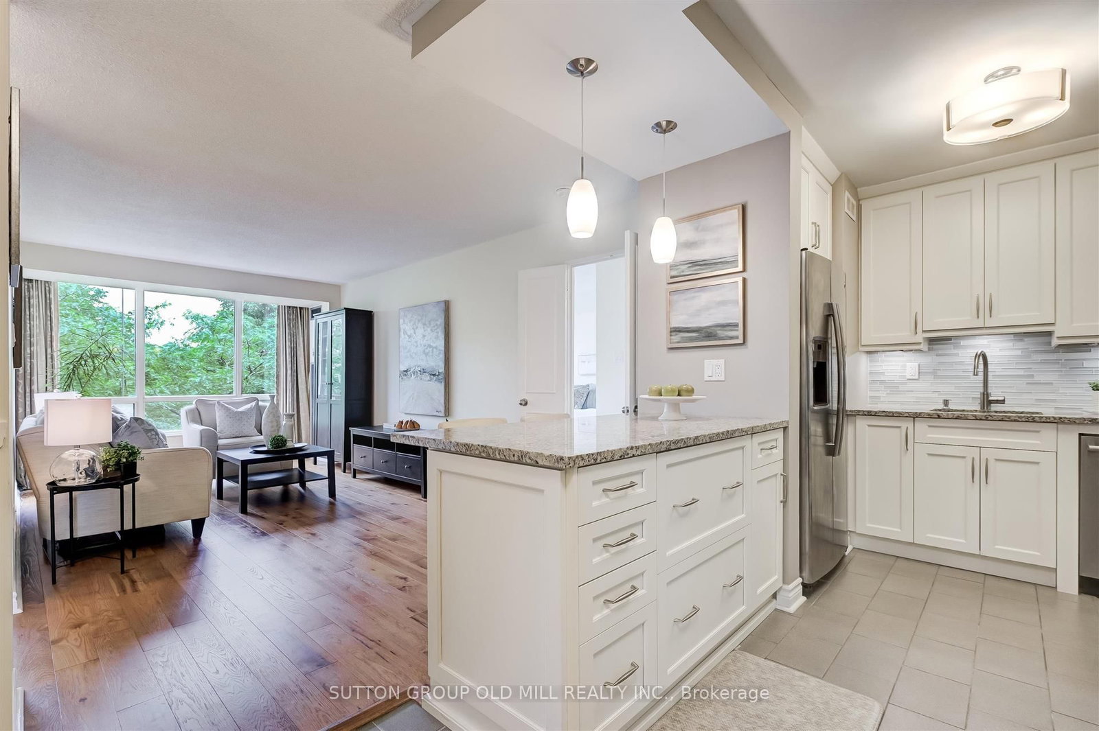 Listing Image 7
