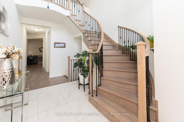 56 Farringdon Crescent